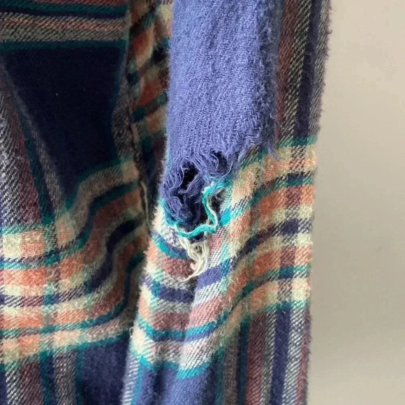 American Eagle | Hooded Long Sleeve Button  Up - Picture 4 of 9